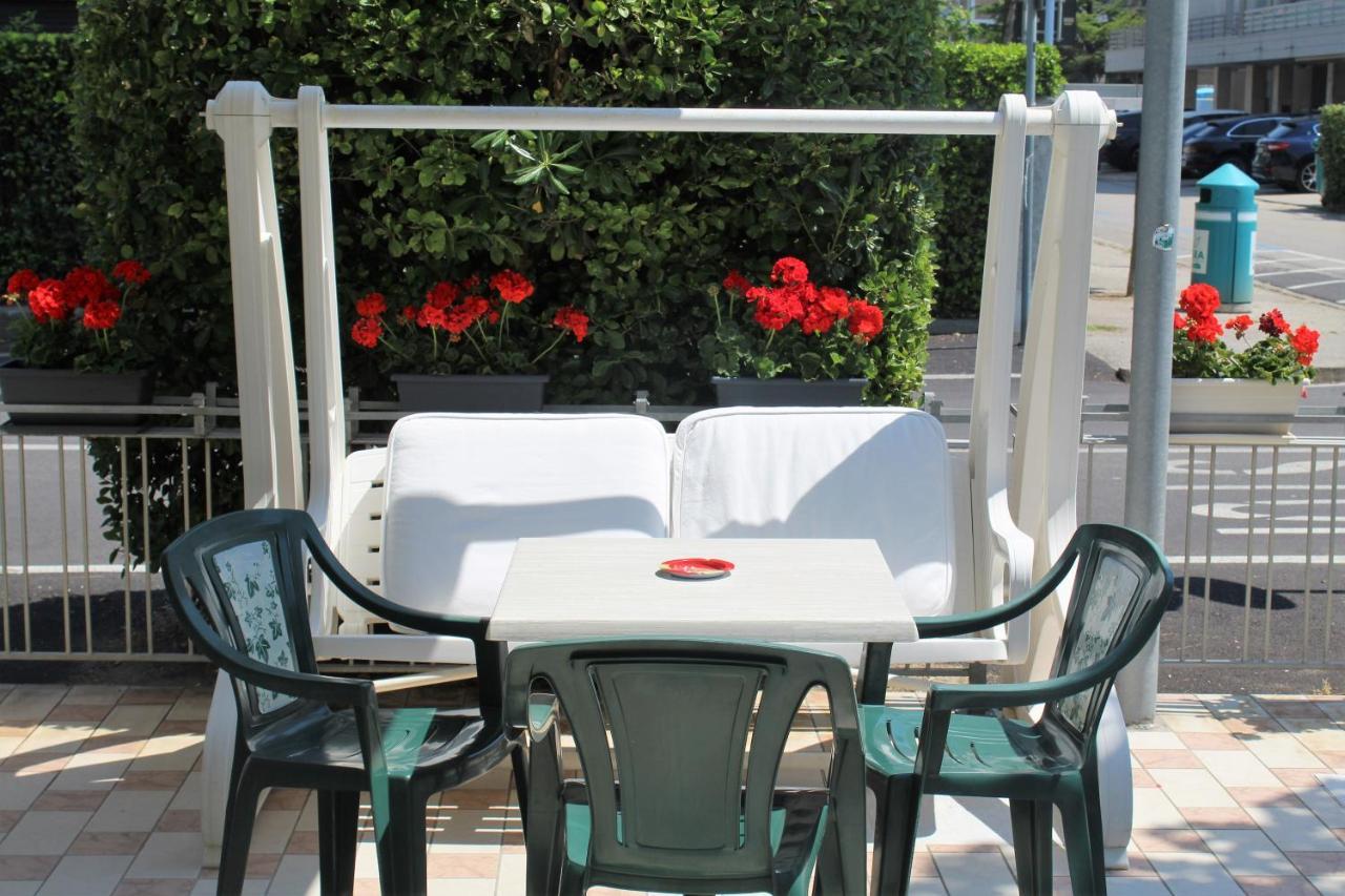 Hotel Palme Park & Beach Included Τζεσόλο Λίντο Εξωτερικό φωτογραφία