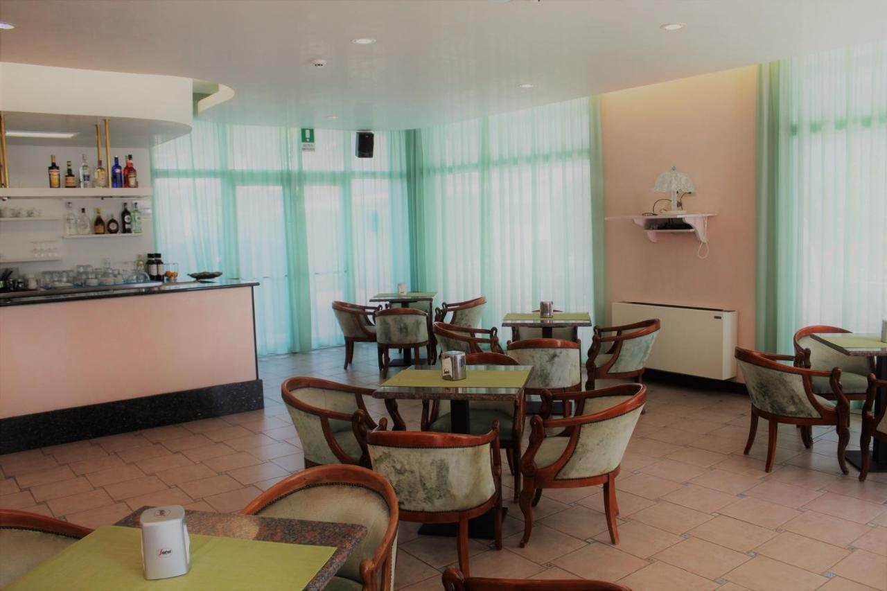 Hotel Palme Park & Beach Included Τζεσόλο Λίντο Εξωτερικό φωτογραφία