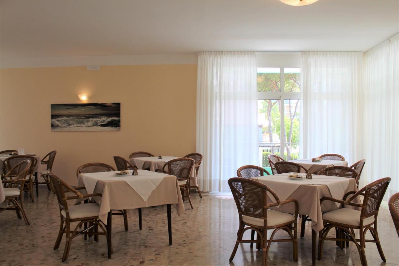 Hotel Palme Park & Beach Included Τζεσόλο Λίντο Εξωτερικό φωτογραφία